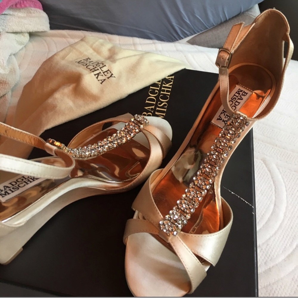 Badgley Mischka shoes size 7